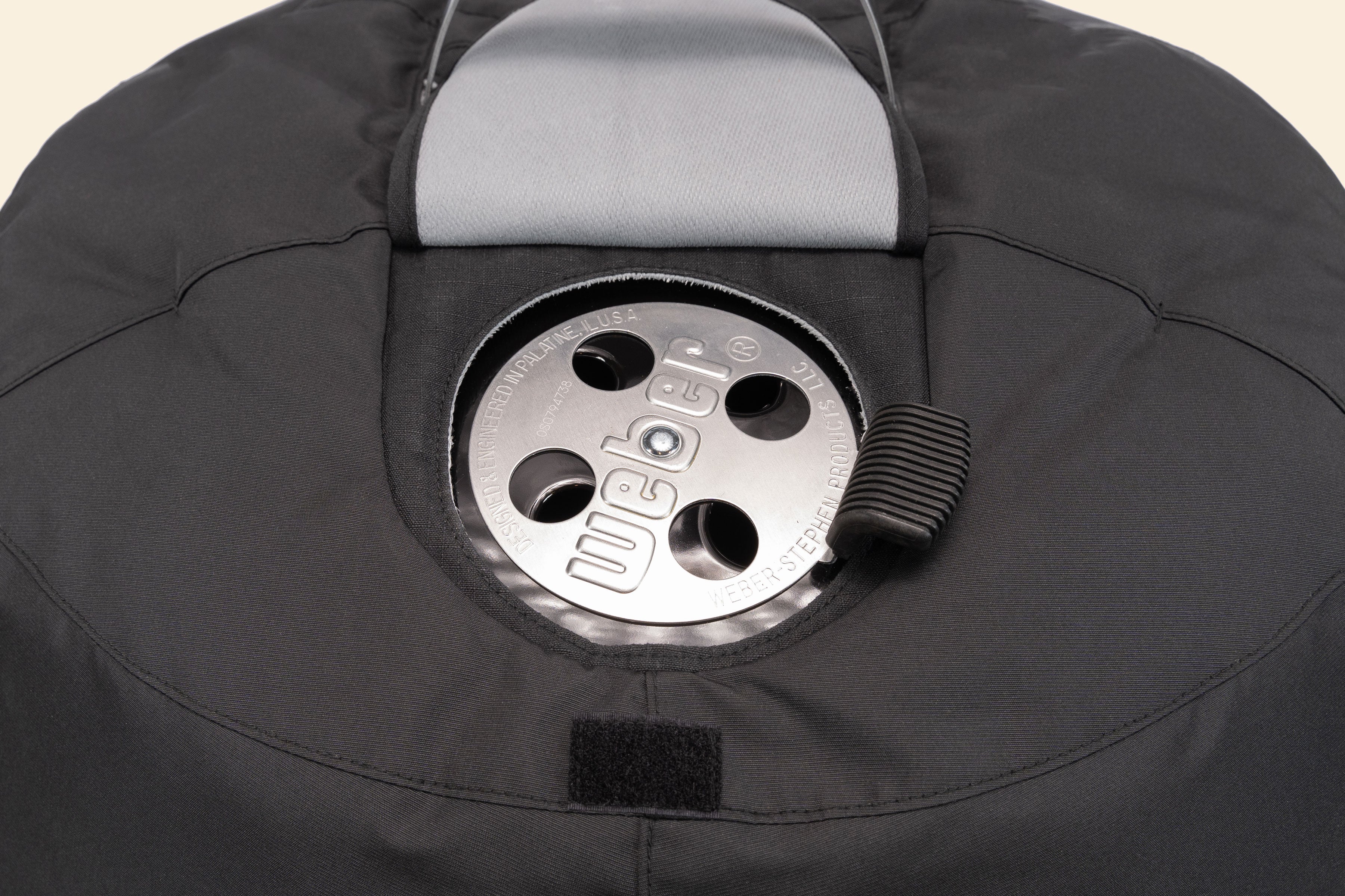 Close up of the vent opening of the Woolly Bully